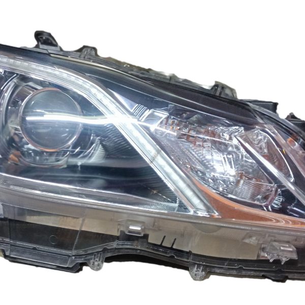 Toyota Crown 2016 headlight